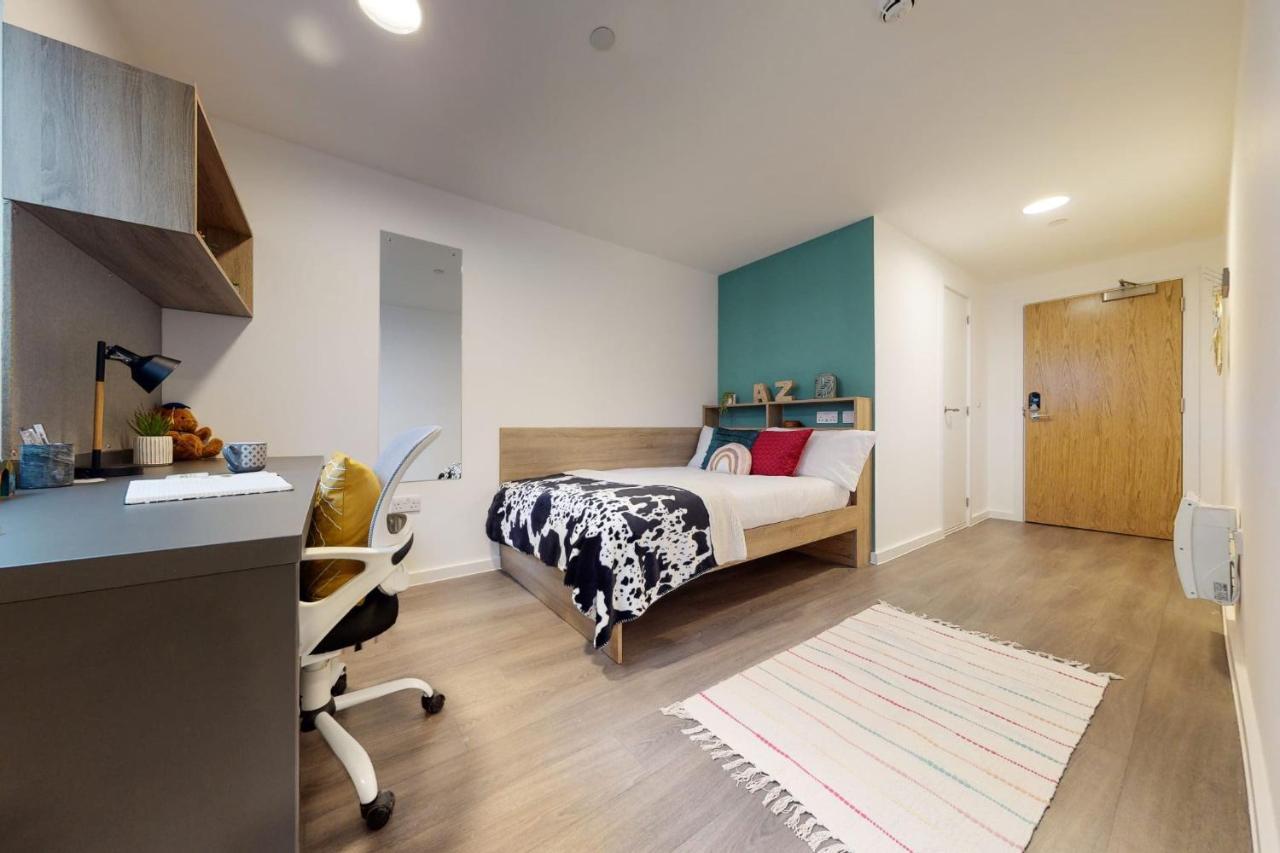 For Students Only Canvas Walthamstow In London Ngoại thất bức ảnh