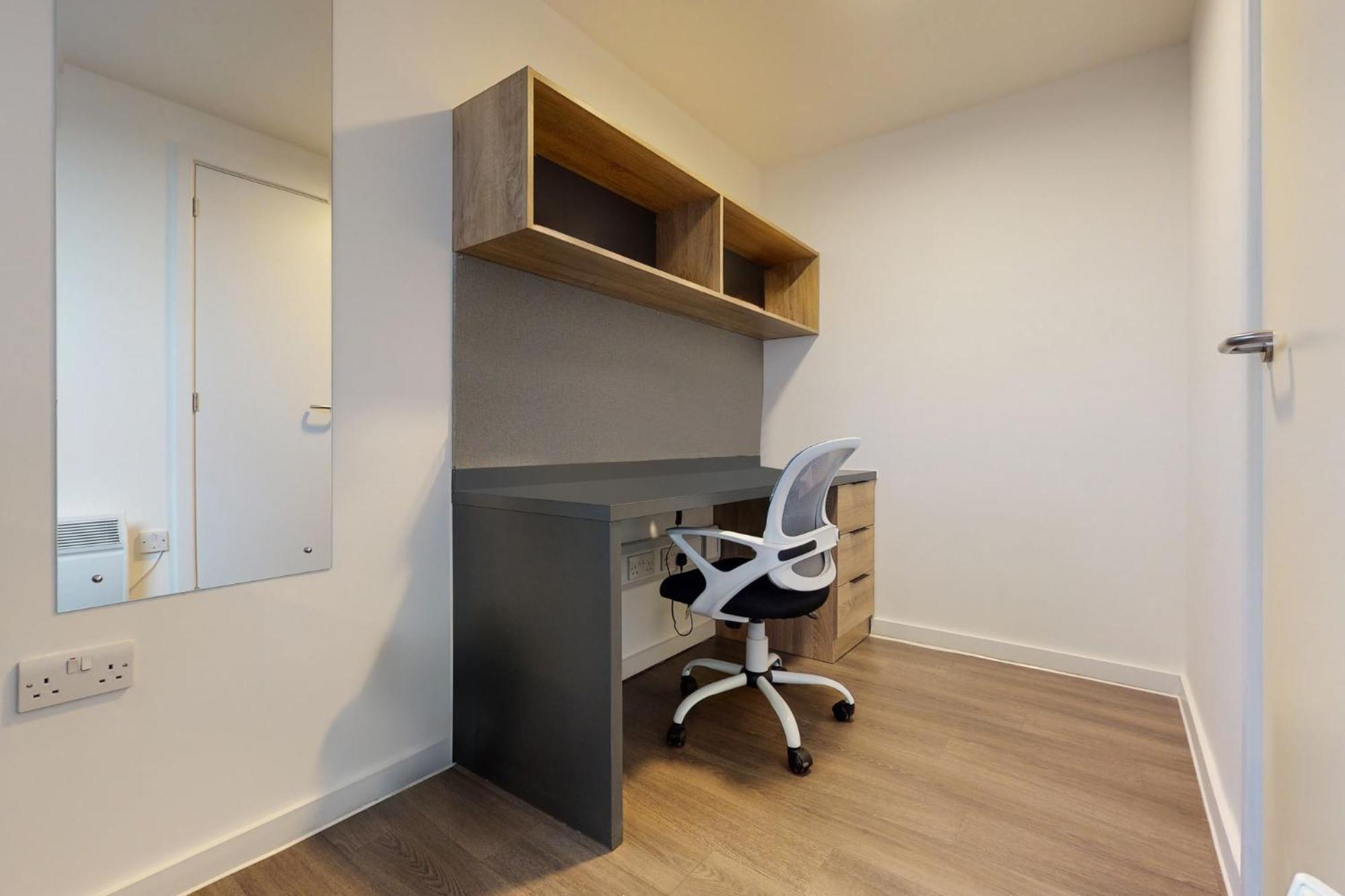 For Students Only Canvas Walthamstow In London Ngoại thất bức ảnh